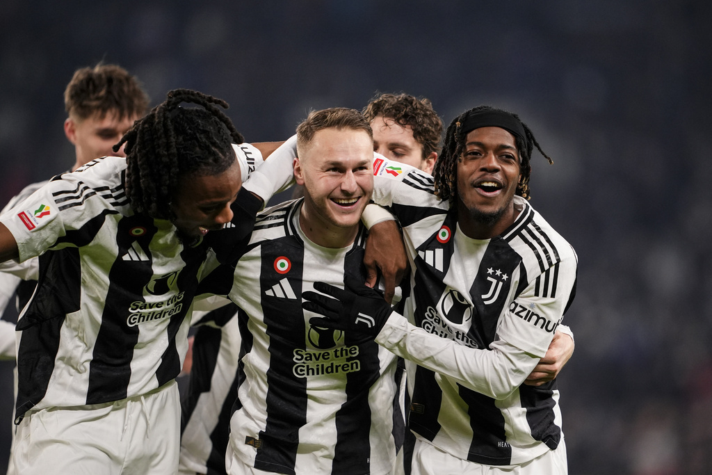 Juventus vs Cagliari Bianconeri Pesta Gol dan Lolos Semifinal Coppa