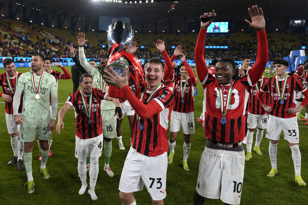 Selebrasi AC Milan Usai Juara Supercoppa Italiana 2024