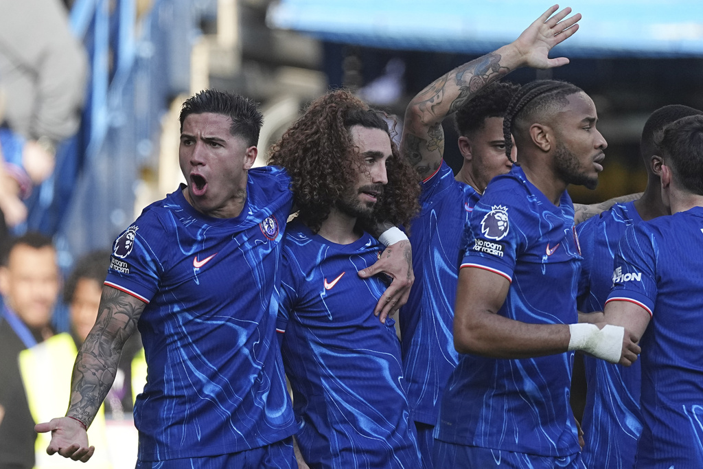 Cucurella Pahlawan Chelsea