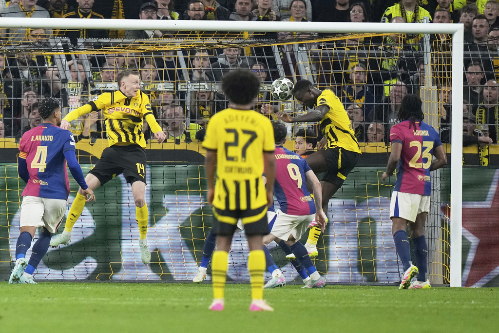 Dortmund vs Barcelona: Walau Kalah, Barca Tetap Tersenyum