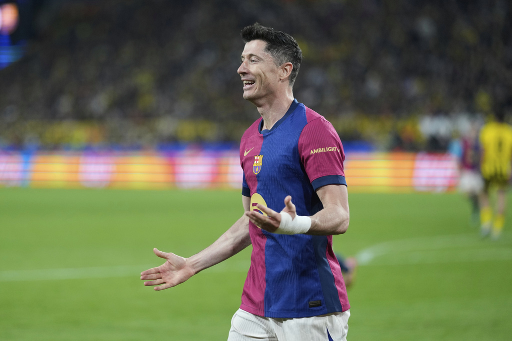 Dortmund vs Barcelona: Walau Kalah, Barca Tetap Tersenyum