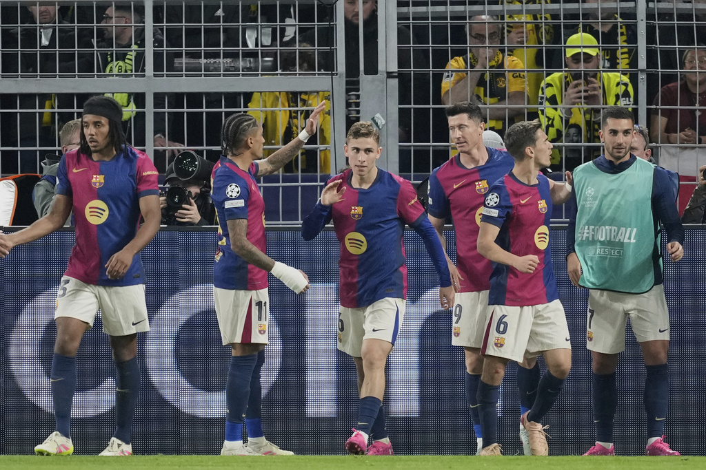 Dortmund vs Barcelona: Walau Kalah, Barca Tetap Tersenyum