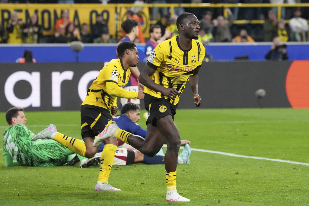 Dortmund vs Barcelona: Walau Kalah, Barca Tetap Tersenyum