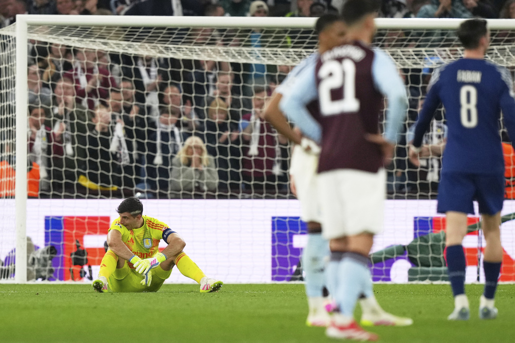 PSG Akhiri Perlawanan Sengit Villa, Tembus Semifinal UCL