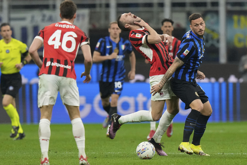 Milan Pupus Mimpi Treble Inter Milan