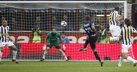 Maicon Douglas Sisenando