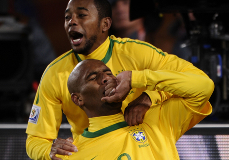 Maicon Douglas Sisenando