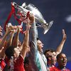 Momen Bayern Munchen Angkat Trofi Liga Champions Momen Bayern Munchen Angkat Trofi Liga Champions