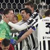 AS Roma vs Juventus: Drama 7 Gol, 1 Kartu Merah, dan Senyum Bianconeri AS Roma vs Juventus: Drama 7 Gol, 1 Kartu Merah, dan Senyum Bianconeri