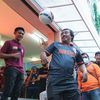 Keseruan Meet and Greet Bersama Bintang Persija Jakarta, Sejumlah The Jakmania Ditantang Unjuk Skill Juggling Bola