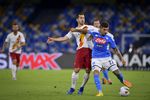 Napoli Kalahkan AS Roma 2-1