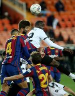 Messi dan Griezmann Antar Barca Sikat Valencia