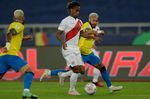 Brasil Pesta Gol ke Gawang Peru