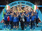 Momen Italia Angkat Trofi Euro 2020, It's Coming to Rome!