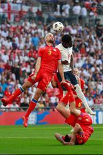 Lingard dan Kane Gemilang, Inggris Menang