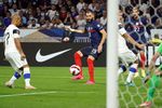 Griezmann Menawan, Prancis Menang