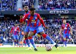 Crystal Palace Berpesta di Markas Man City