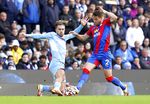 Crystal Palace Berpesta di Markas Man City