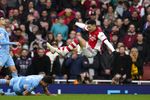 Manchester City Berpesta di Emirates