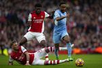 Manchester City Berpesta di Emirates
