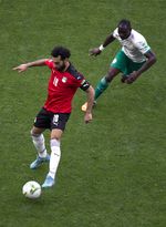 Dijaga Ketat Bestie dan Gagal Penalti, Sadio Mane Bikin Mohamed Salah Dejavu Kembali