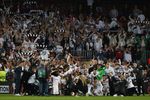 Momen Ketika Stadion Milik Barcelona Dipenuhi Suporter Eintracht Frankfurt