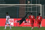 Aksi Cemerlang Kiper Timnas Indonesia saat Gagalkan Tendangan Penalti Timor Leste di Sea Games 2021 Vietnam