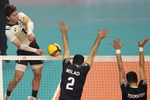Aksi Pamer Spike di Ajang Volleyball Nations League 2022