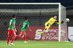 Aksi Pemain Timnas Indonesia saat Meladeni Timnas Bangladesh dalam Laga Uji Coba FIFA Matchday