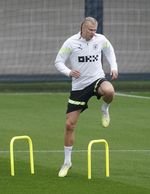 Kepang Kelabang Erling Haaland Jelang Duel Melawan Bayern Munchen 