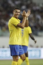 Aksi Memukau Ronaldo saat Al Nassr Jajal Juara Liga Prancis, PSG pada laga Pramusim di Jepang Aksi Memukau Ronaldo saat Al Nassr Jajal Juara Liga Prancis, PSG pada laga Pramusim di Jepang