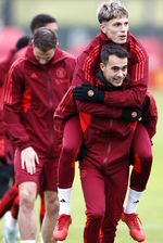 Mengintip Sesi Latihan Pemain Man United Jelang Hadapi Bayern Munchen Mengintip Sesi Latihan Pemain Man United Jelang Hadapi Bayern Munchen