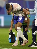 Awal Manis Prancis dan Petaka Hidung Mbappe Patah