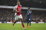 Arsenal Bikin MU Kembali Membumi