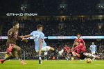 Man City vs MU: Manchester is Red