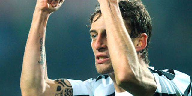 Review: 'Nyonya Tua' Bekuk Inter Milan Review: 'Nyonya Tua' Bekuk Inter Milan