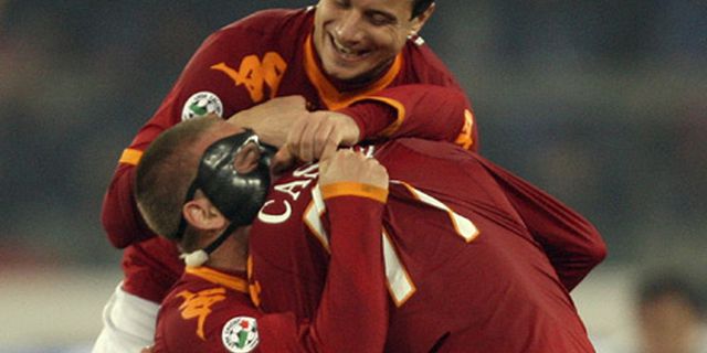 Review: Il Lupi Kuasai Derby Roma