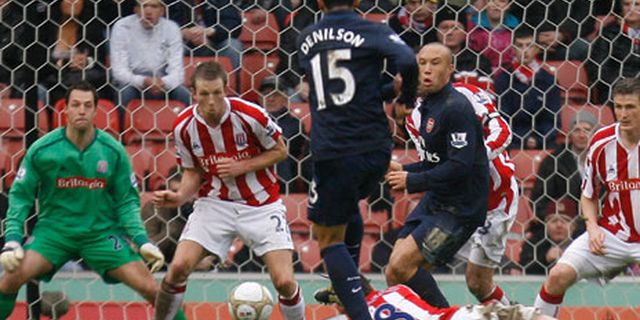 Review: Stoke Singkirkan Arsenal Review: Stoke Singkirkan Arsenal