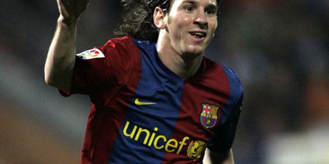 Messi Kembali Ungguli CR9 Messi Kembali Ungguli CR9