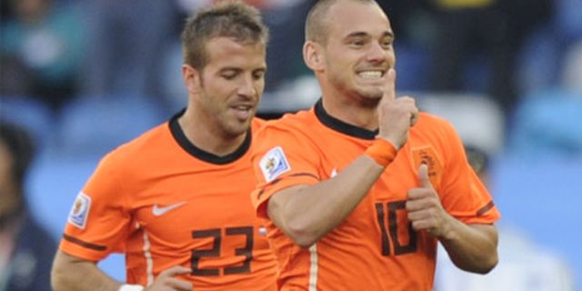 Review: Sneijder Selamatkan Gengsi Oranje