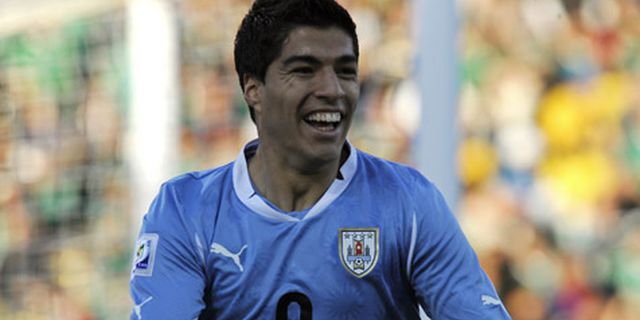 Review: Suarez Kokohkan Tahta Uruguay