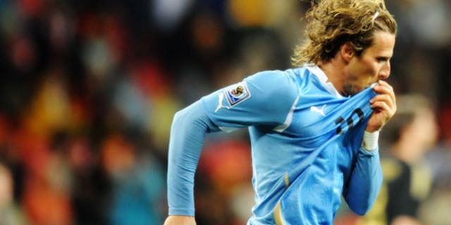 Golden Ball Hiburan Untuk Forlan Golden Ball Hiburan Untuk Forlan