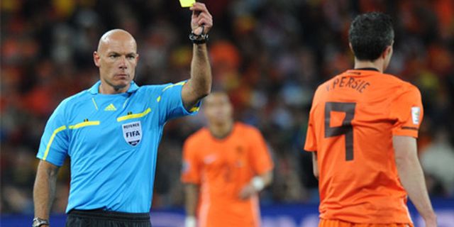 Howard Webb Menuai Kecaman Howard Webb Menuai Kecaman