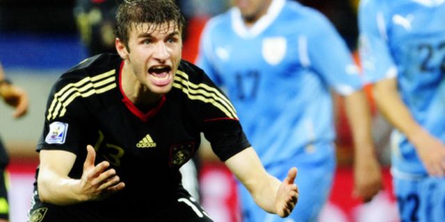 Muller Bangga Sejajar Dengan Pele dan Beckenbauer Muller Bangga Sejajar Dengan Pele dan Beckenbauer