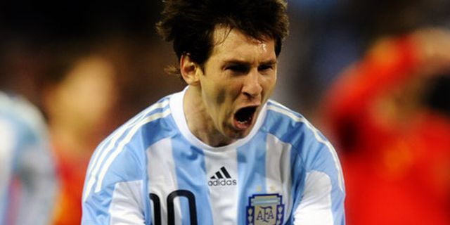 Del Bosque: Messi Lebih Pantas Daripada Forlan Del Bosque: Messi Lebih Pantas Daripada Forlan