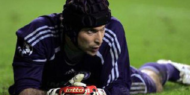 Cedera Saat Latihan, Cech Absen Satu Bulan Cedera Saat Latihan, Cech Absen Satu Bulan