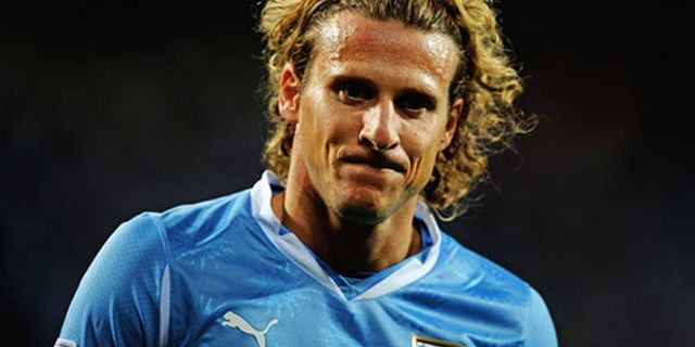Forlan Disiapkan Gantikan Posisi Torres Forlan Disiapkan Gantikan Posisi Torres