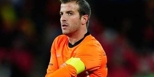 Spurs Tunggu FA Sahkan Transfer Van der Vaart Spurs Tunggu FA Sahkan Transfer Van der Vaart