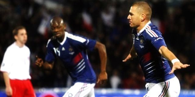 Review: Les Bleus Menang Mudah