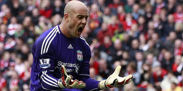 Hodgson Kecam MU Karena Dekati Reina